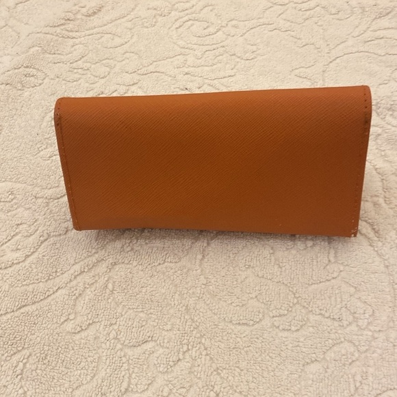Tory Burch Orange glass case - Picture 2 of 5